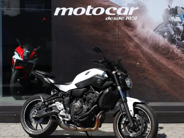 Yamaha MT07 — Hyper Naked 689cc