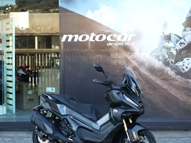 Voge SR450X — Scooter 398cc