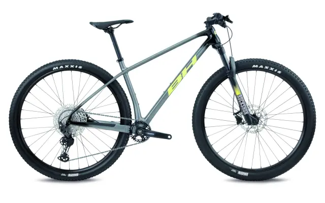 BH ULTIMATE RC 7.0 29 — bicicleta Montanha