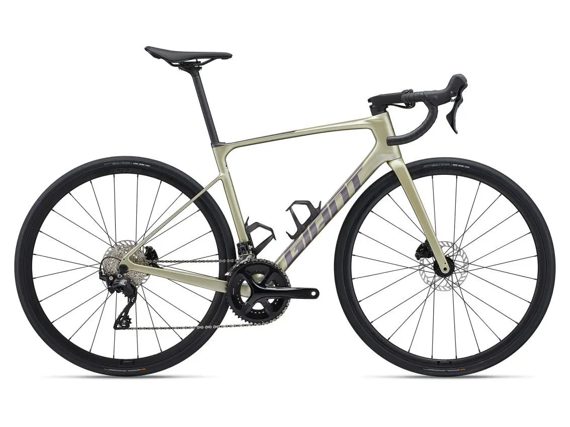 Giant DEFY ADVANCED 2 — bicicleta Estrada