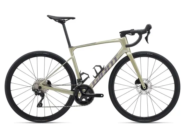 Giant DEFY ADVANCED 2 — bicicleta Estrada