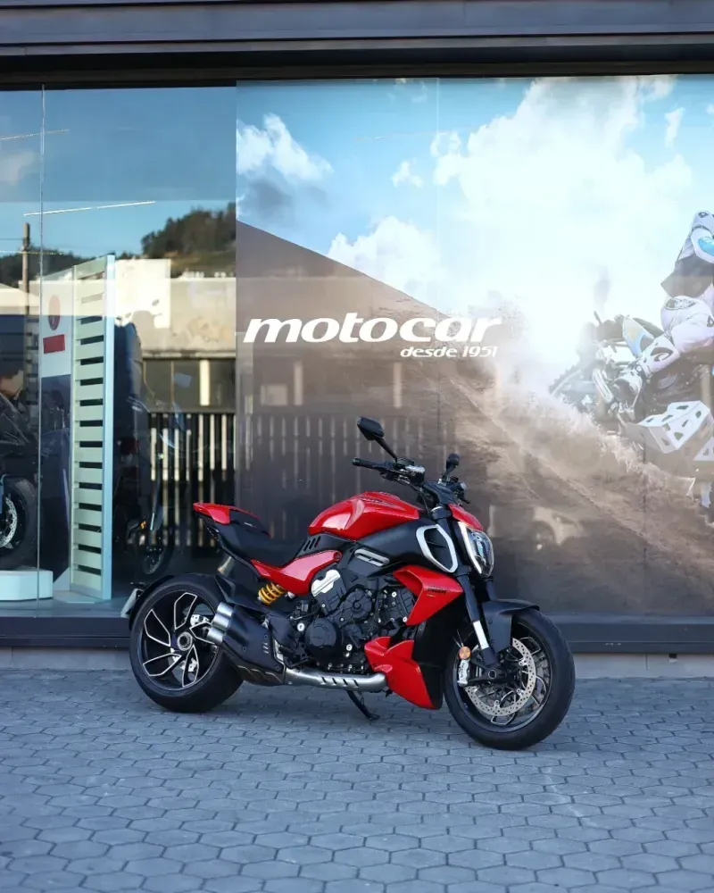 Ducati Diavel V4 2022 — Custom 1158cc