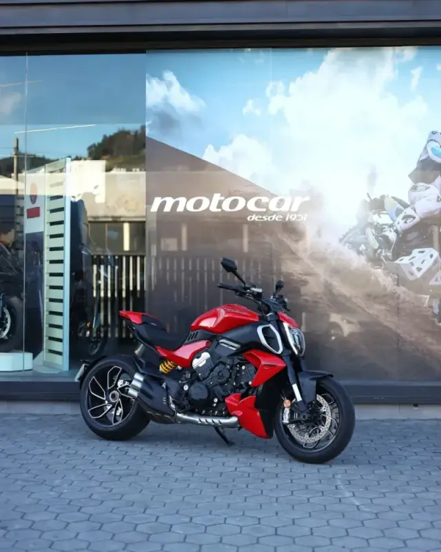 Ducati Diavel V4 2022 — Custom 1158cc
