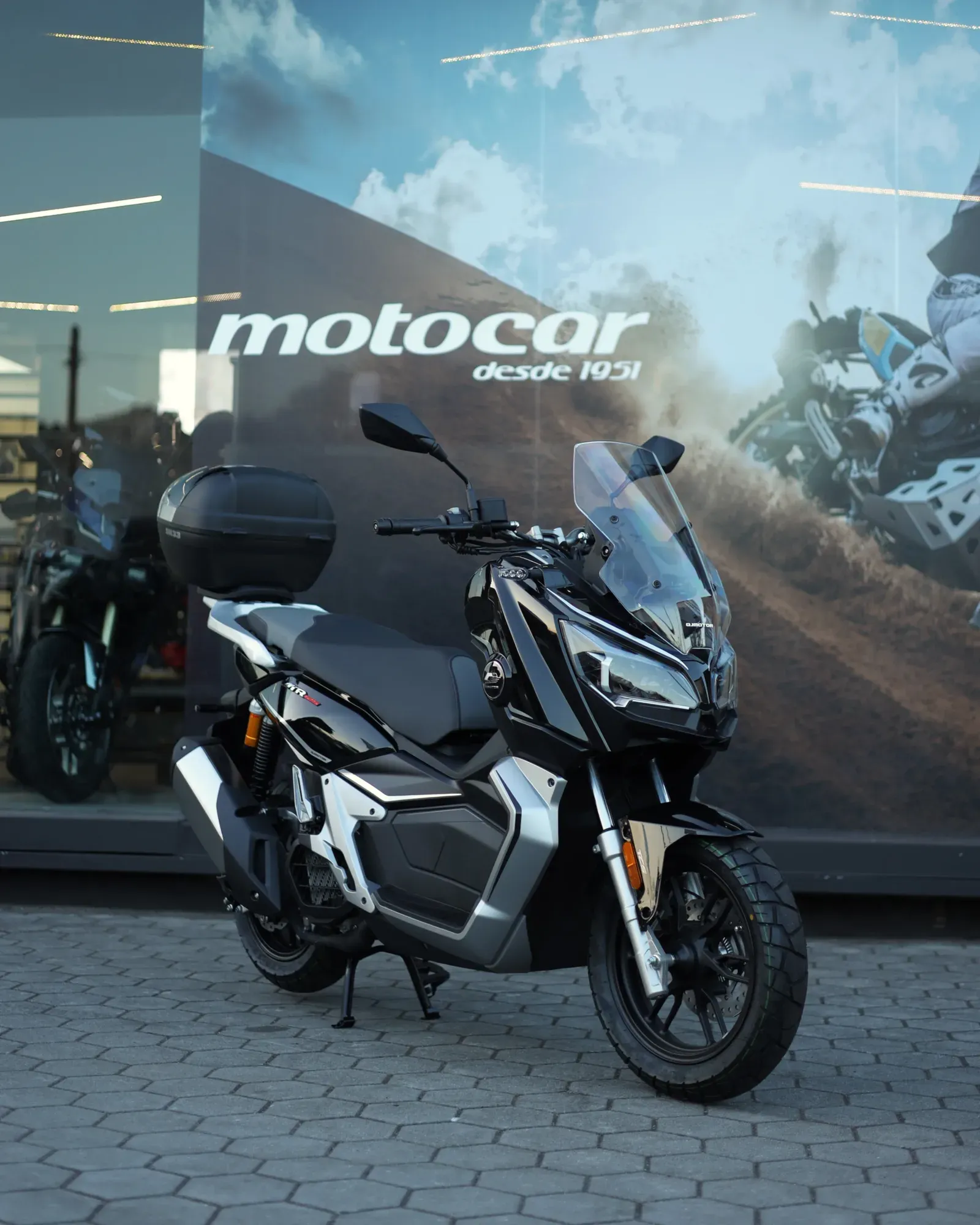 QJ Motor ATR 125 — Scooters 125cc