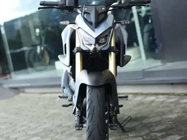QJ Motor SRK 125 — Naked 125cc