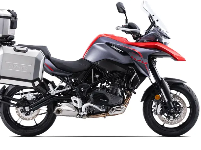 QJ Motor SRT 550 ON ROAD — Adventure 554cc