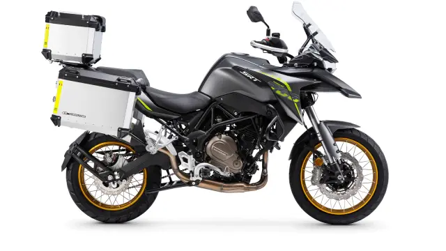 QJ Motor SRT 700X — Adventure 698cc