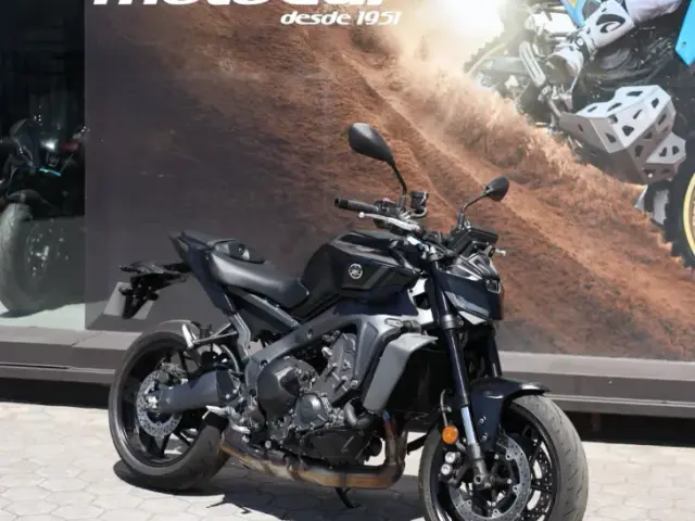 Yamaha MT-09 2025 — Hyper Naked 890cc