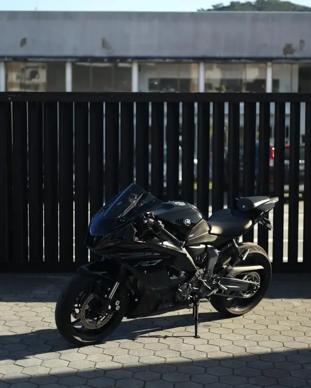 Yamaha R7 Full extras — Sport 698cc