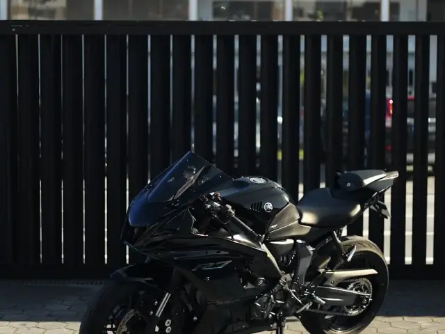 Yamaha R7 Full extras — Sport 698cc