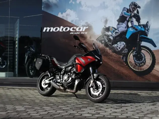 Yamaha Tracer 7 Vermelha — Touring 689cc