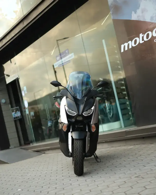 Yamaha XMAX 300 2018 — Scooter 292cc