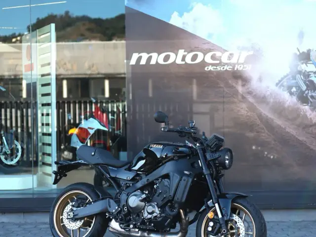 Yamaha XSR900 — Sport Heritage 889cc
